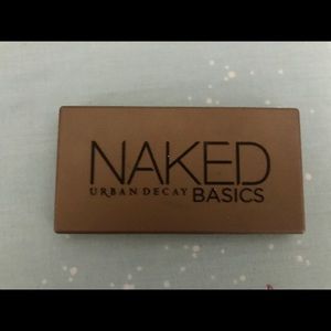 Naked basics eyeshadows palette